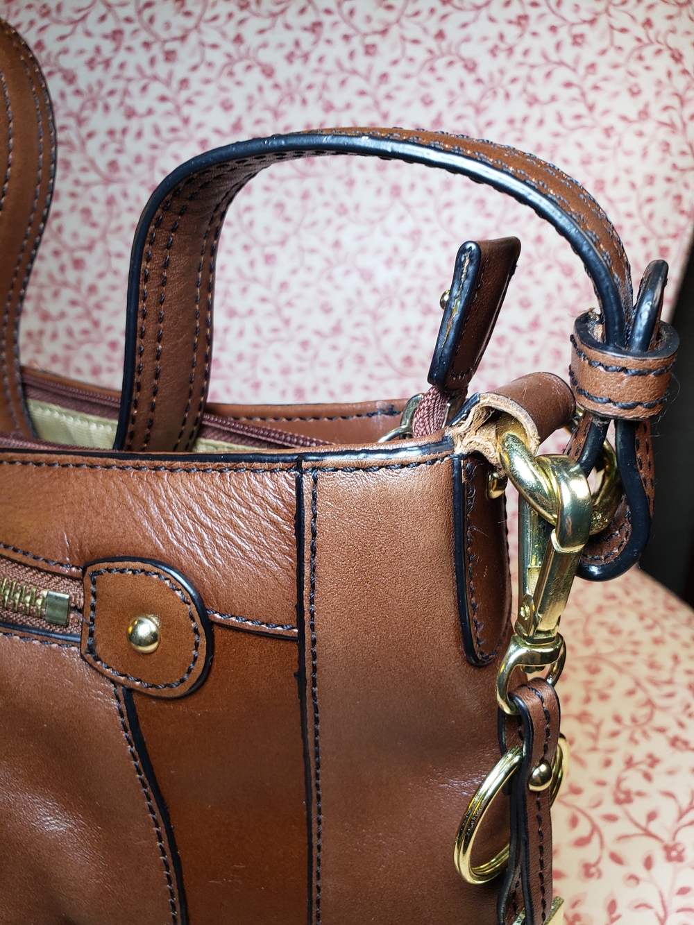 Etienne Aigner Cognac Brown Leather Shoulder Bag with Gold Hardware - Picture 8 of 8